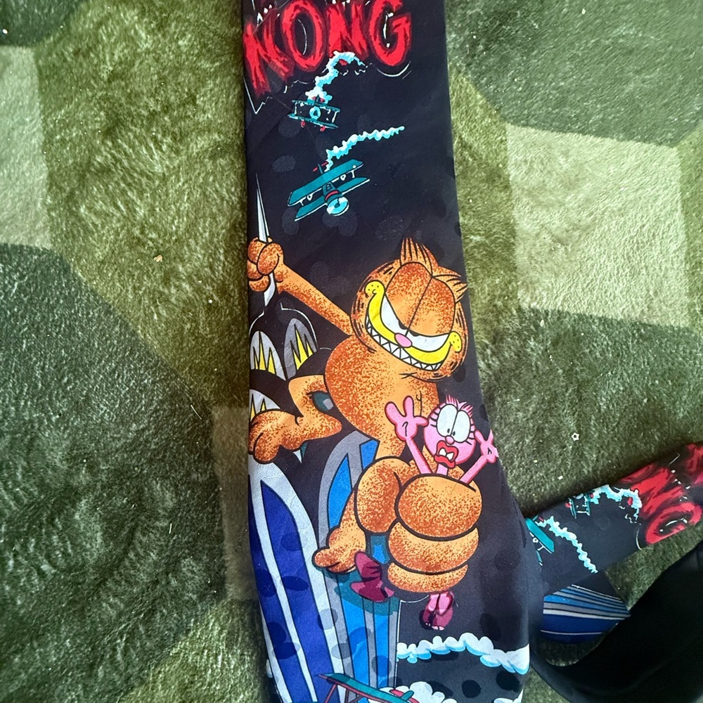 Garfield King Kong Paws Addiction Vintage Graphic m Tie with Comic Print